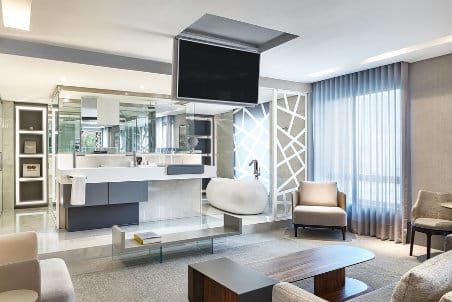 Reserve com a melhor tarifa e hospede-se no Hotel Sheraton WTC São Paulo | Marriott Bonvoy. Suítes com internet de alta velocidade e escrivaninha de trabalho